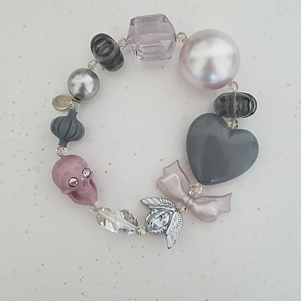 Tarina Tarantino Silver Skull beaded bracelet